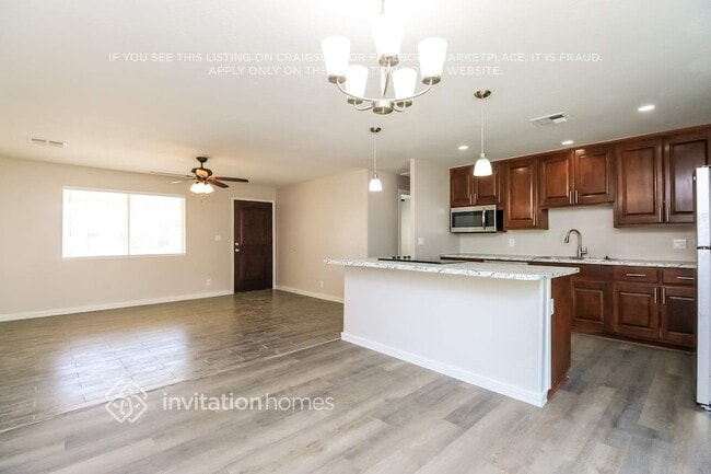 Photo - 1562 W Carol Ave