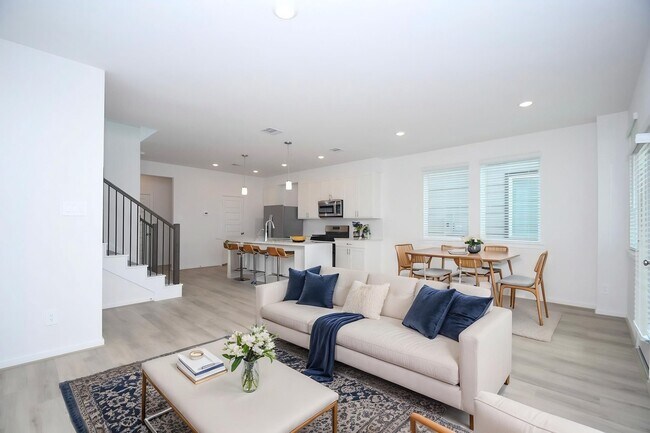 Building Photo - 4210 Laurel Oak Cir