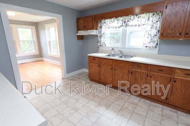 Photo - 504 W 6th St