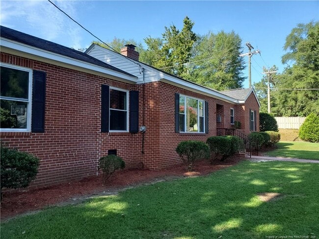 Photo - 1015 Brook St