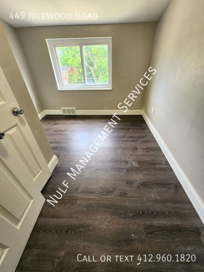 Photo - 449 Idlewood Rd
