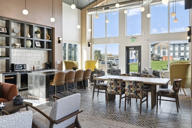 Photo - Mural Apartments