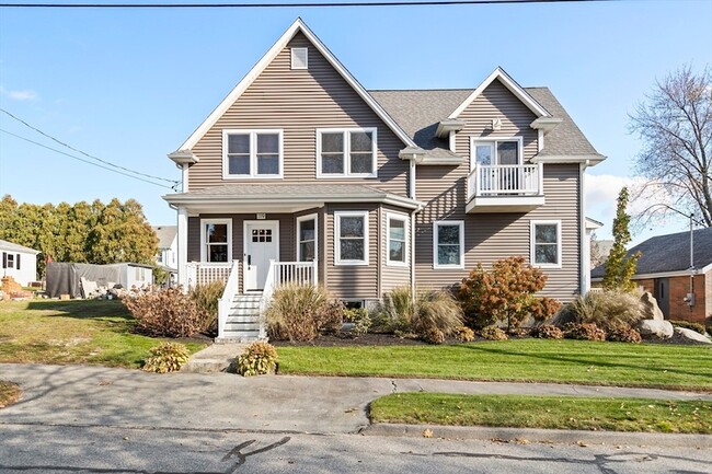 Building Photo - 119 Sycamore St