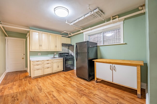 Photo - 1012 N Oakley Blvd