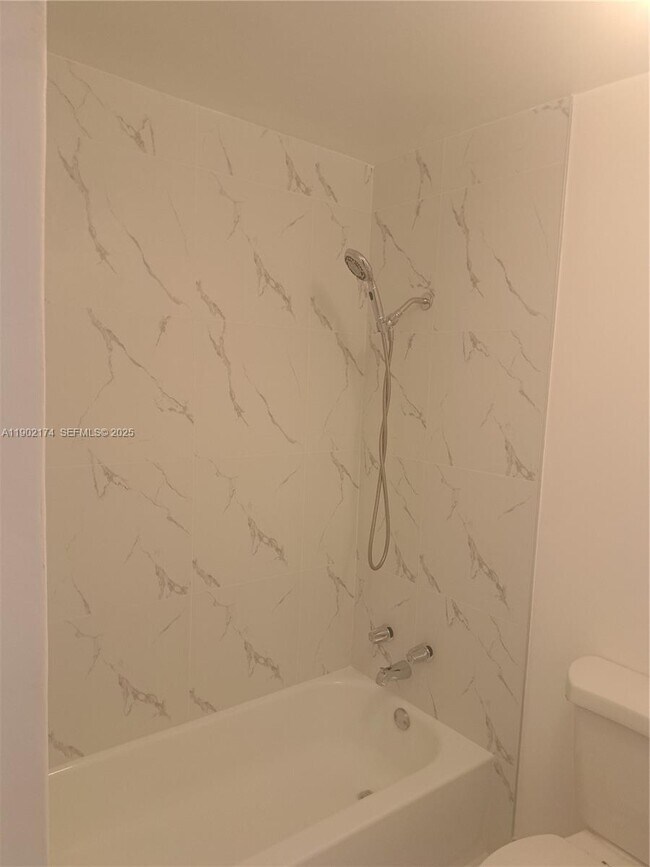 Photo - 17 NE 2nd Rd Unit B