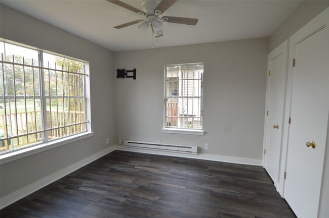 Photo - 2712 Holman St