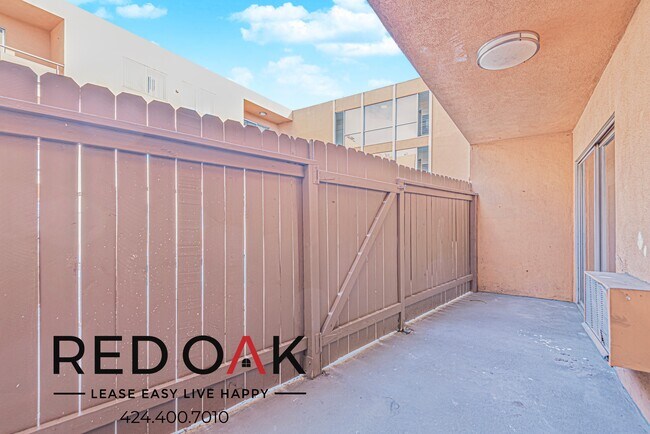 Photo - Incredible Studio with a Private Patio, St... Unidad 108