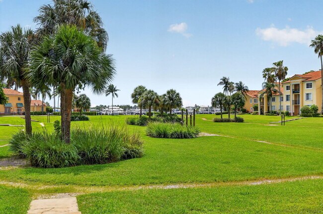 Photo - 135 Yacht Club Way Unit 204