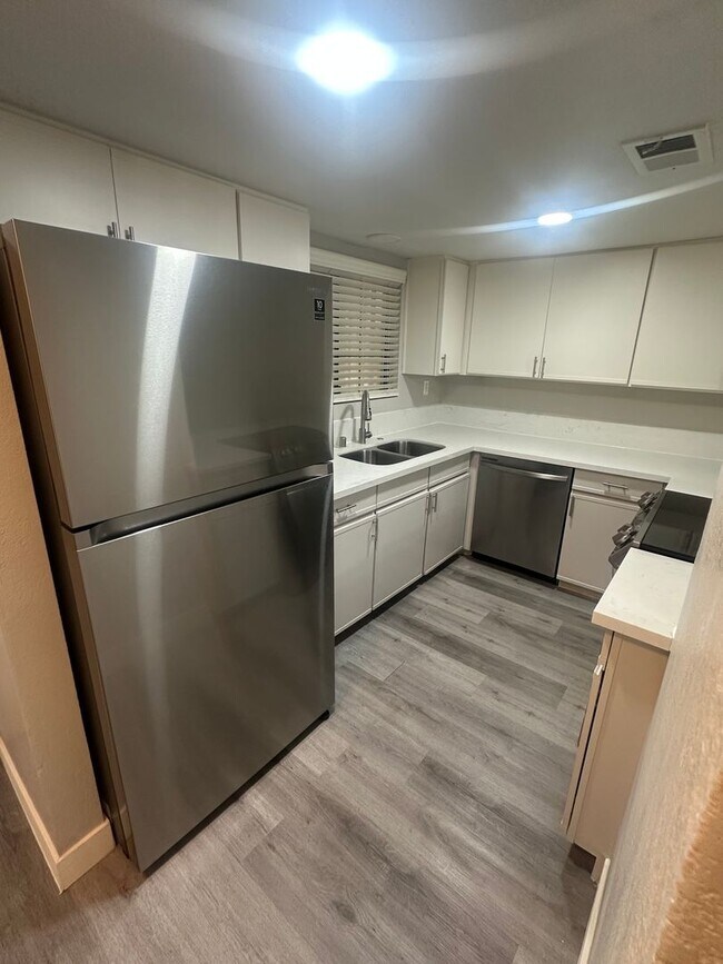 Photo - 2080 E Karen Ave Unit 1