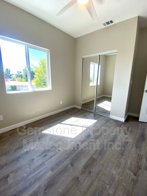 Photo - 5659 Dorothy Way