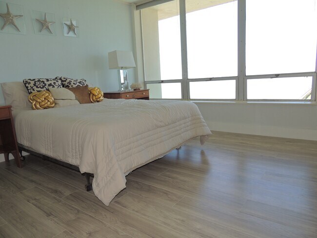 Photo - 4302 Ocean Dr