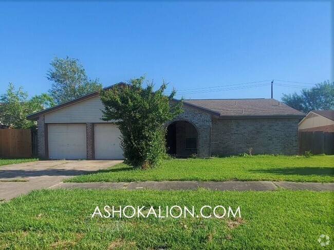 Building Photo - 3bd Home with fenced yard & wet bar In Bri...