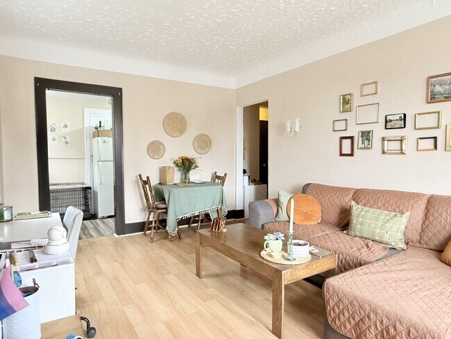 Photo - 524 Pitt St W Unit 303