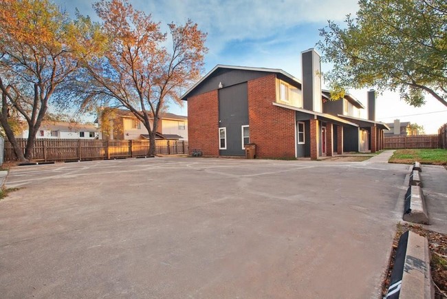 Building Photo - 8401 Colony Loop Dr Rental