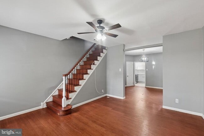 Photo - 922 Granite St