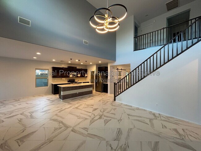 5164 W Quail Track Dr