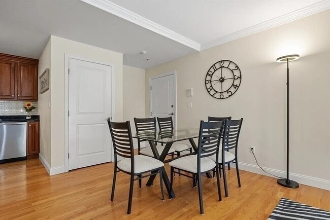Photo - 32 Common St Unit 3-4