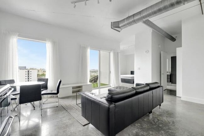 Photo - 10 SW South River Dr Unit 1405