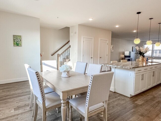 Photo - 20564 Milbridge Ter