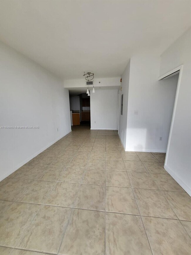 Photo - 119 SW 6th Ave Unidad 708