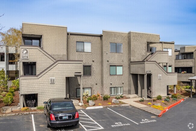 Willamette Shores Condominiums - Willamette Shores Condominiums