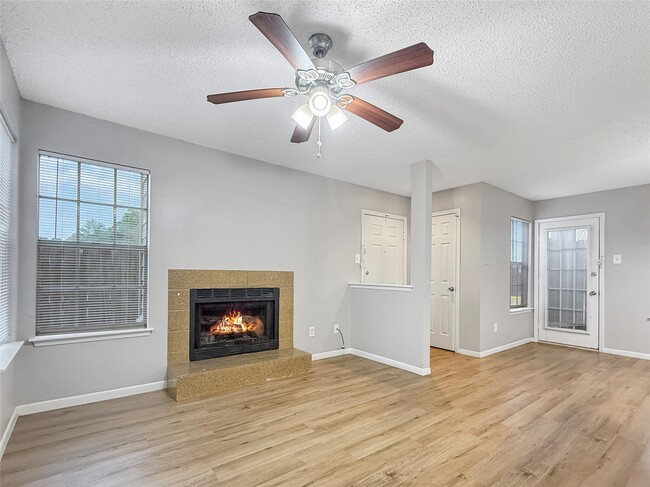 Building Photo - 25144 Budde Rd Unit 2