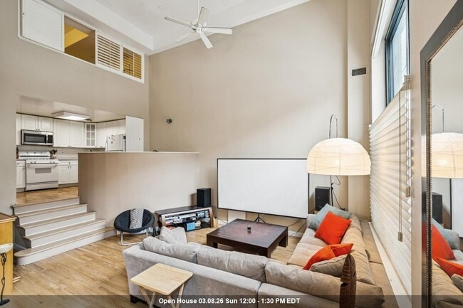 Building Photo - 518 Gregory Ave Unit A222