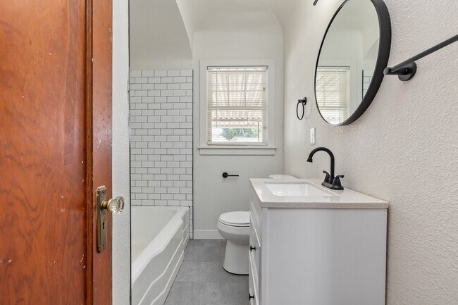 Photo - 1020 15th Ave S Unit 1