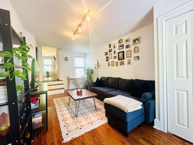 Photo - 235 Montgomery St