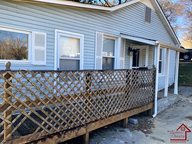 Photo - 2110 Brown Ave