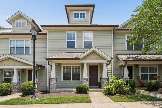 Building Photo - 553 Rosedale Ave