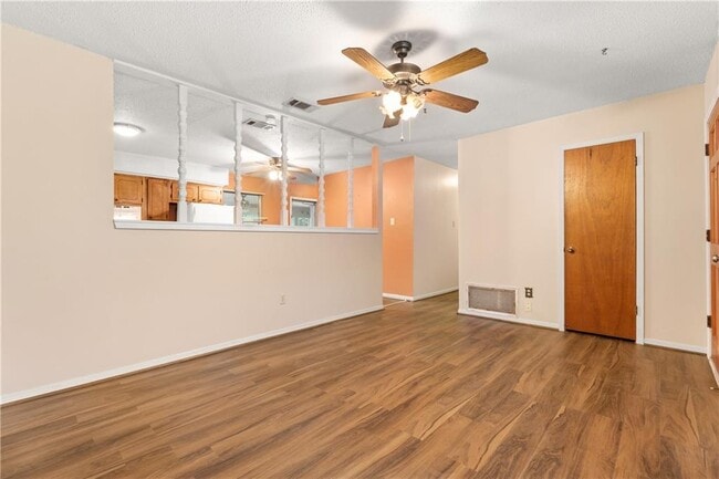 Photo - 11297 Old Moffat Rd