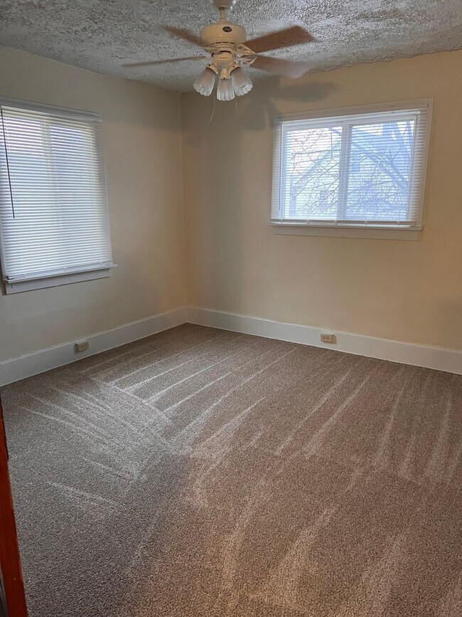 Photo - 35 N Whitney Ave