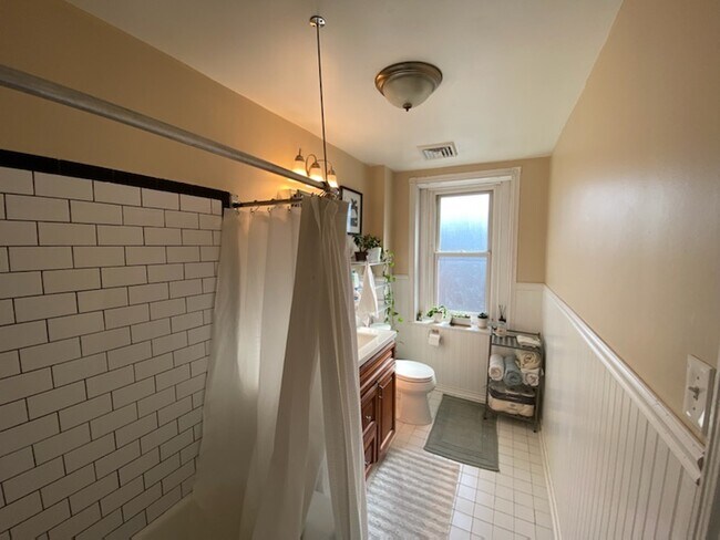 Photo - 921 S 48th St Unit 3