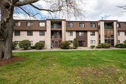 Building Photo - 1 Greenbriar Dr Unit 107 Rental