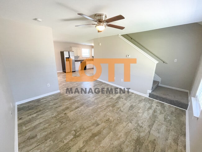 Photo - 204 Jarrett Ln