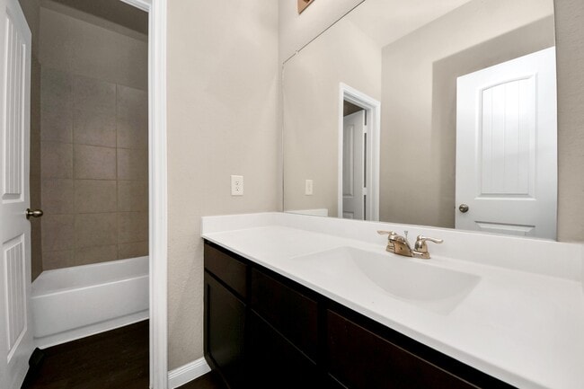 Photo - 17630 Holroyd Rd