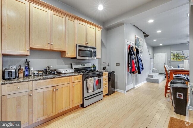 Building Photo - 4640 Silverwood St Rental