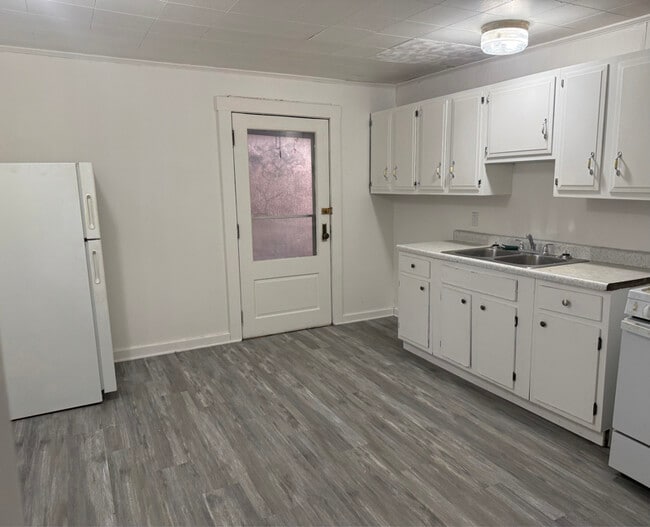 Photo - 2509 Hess Ave