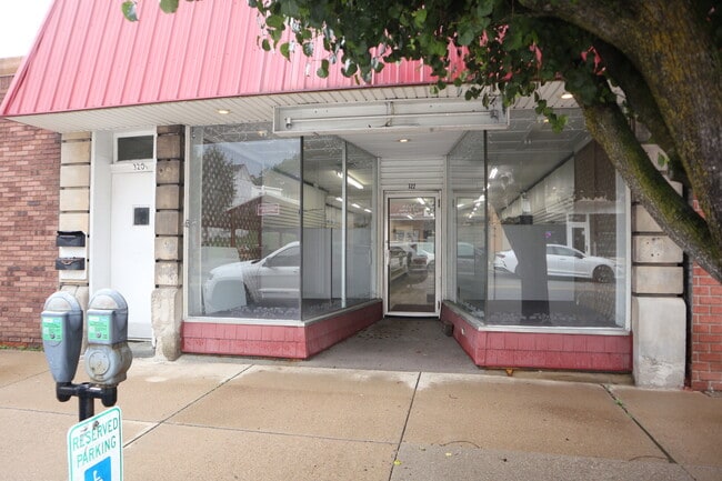 Building Photo - 320 3rd St Unit B
