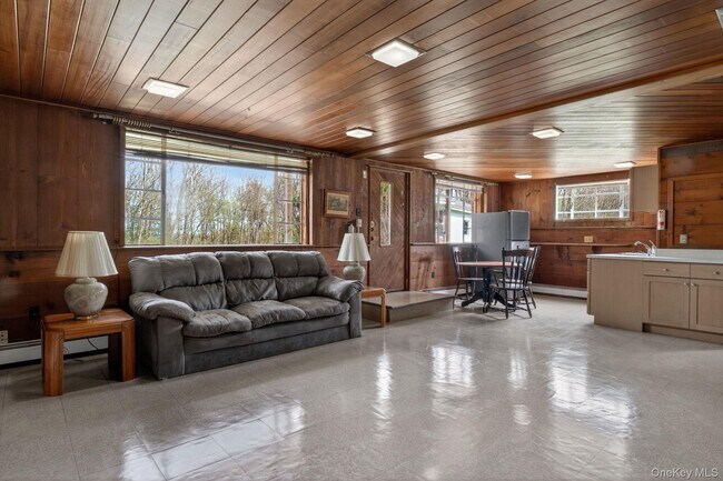 Photo - 353 Candlestick Hill Rd