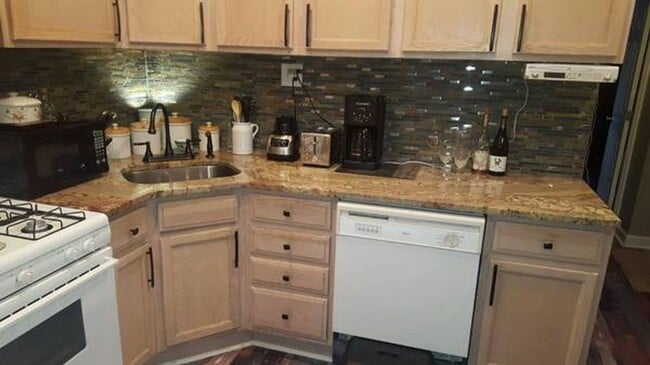 Photo - Modern 3 bed, 2 bath, south side flats rental