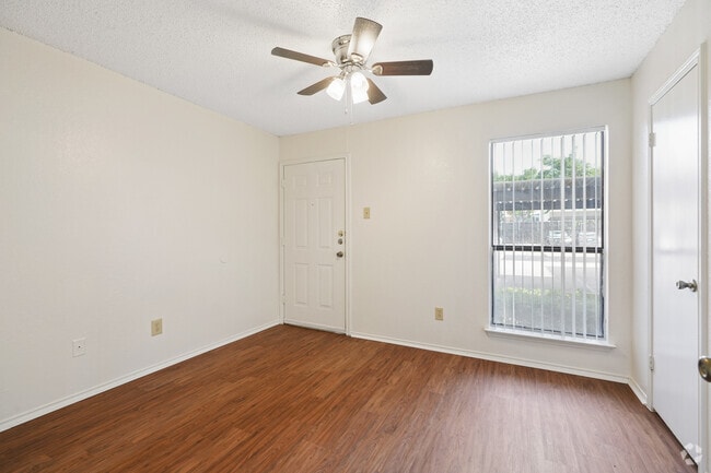 1BR, 1BA - 650SF - Bedroom