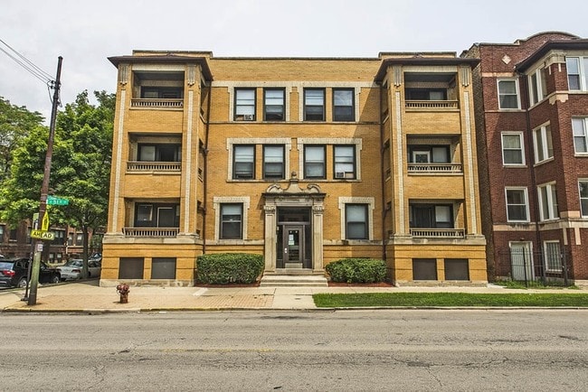 Building Photo - 5047 S Champlain