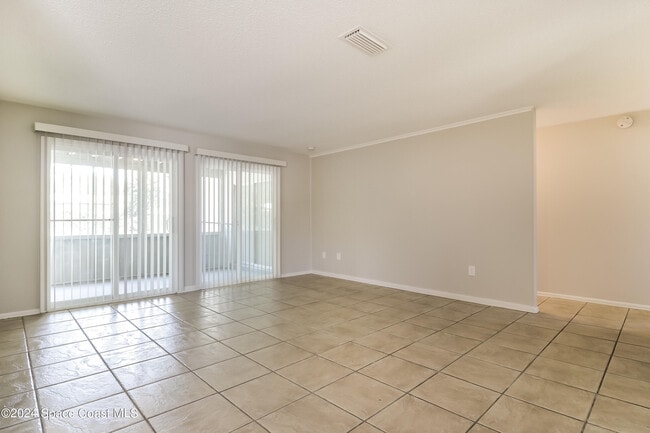 Photo - 1035 Country Club Blvd