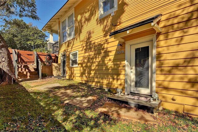 Photo - 607 Baylor St