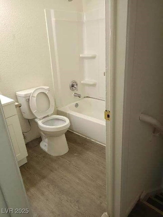 Photo - 301 Lance Ave