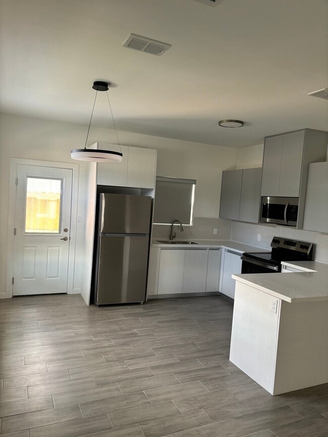 312 W Campeche Ave Unit 3