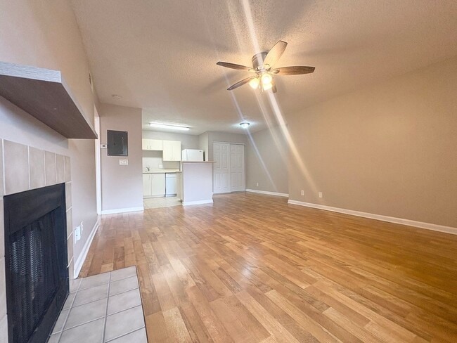 Photo - 1/1 Condo in Gated Lakefront Community of Altamonte Springs! Unit 201