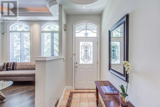 Photo - 405 Bedford Park Ave